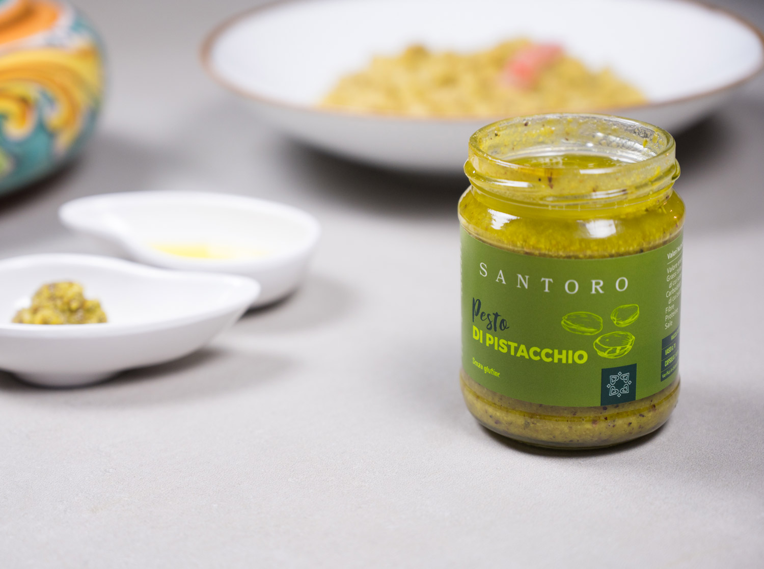 pesto di pistacchio ambientato